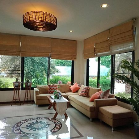 Qg Resort Bangkok Exterior photo