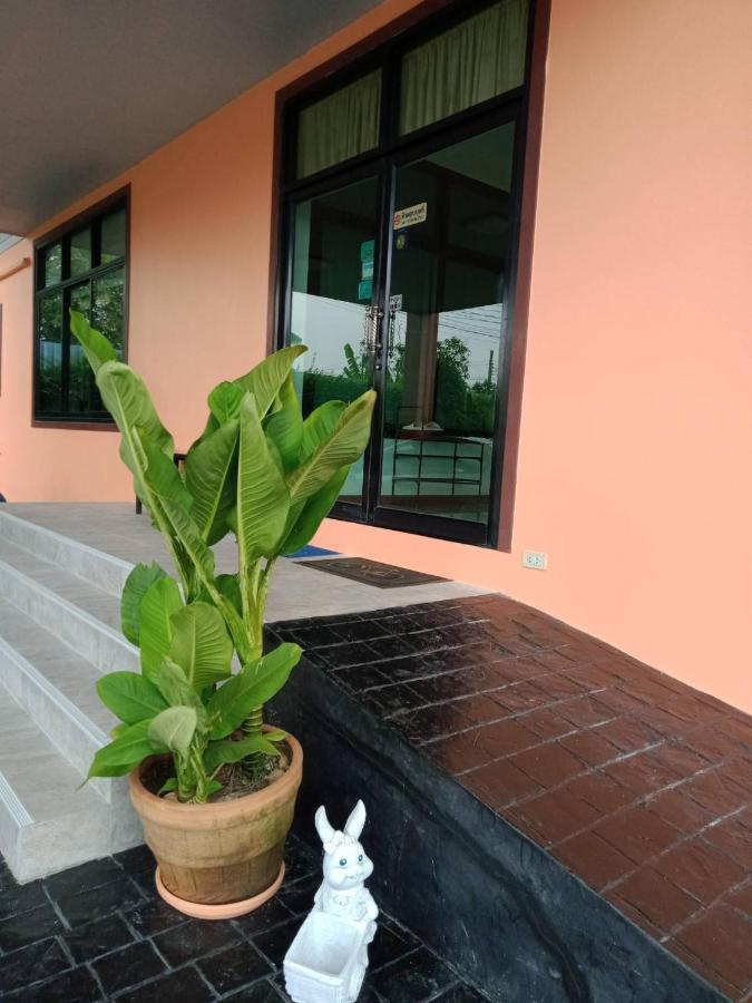 Qg Resort Bangkok Exterior photo