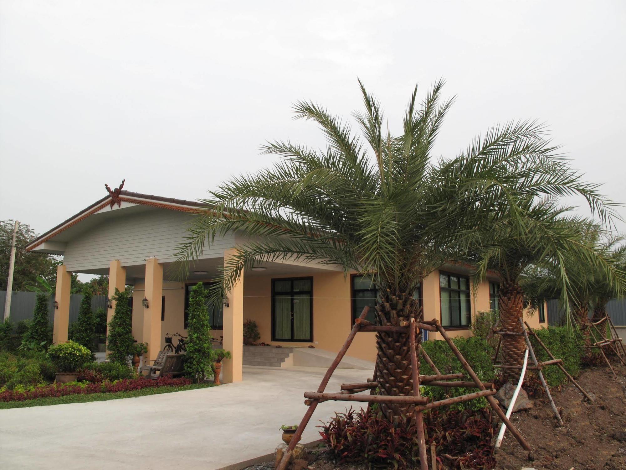 Qg Resort Bangkok Exterior photo