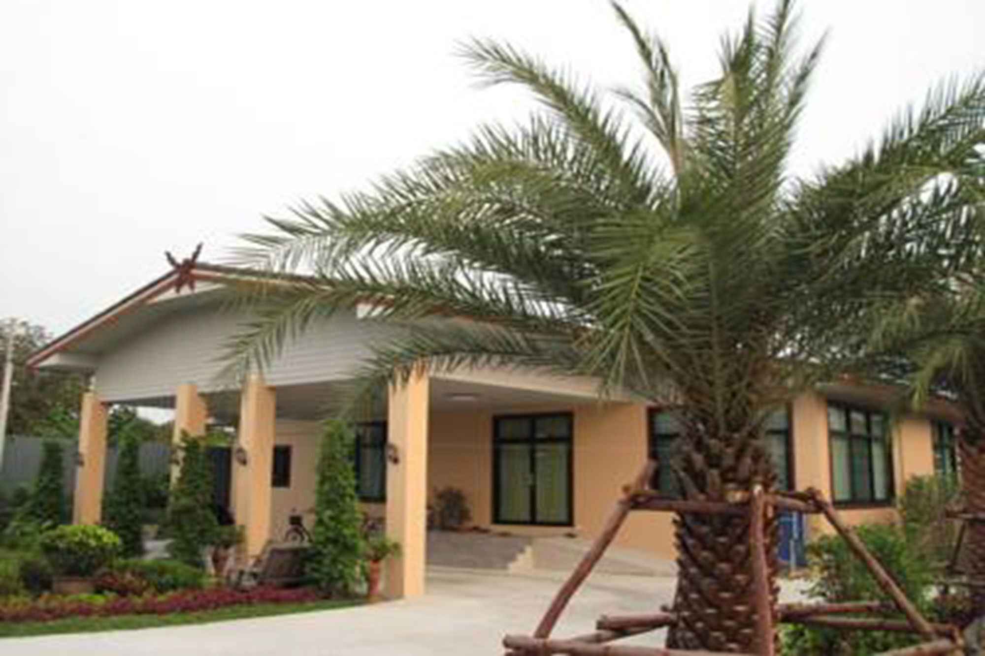 Qg Resort Bangkok Exterior photo